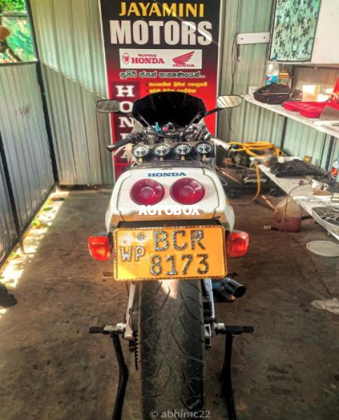 Jayamini Motors