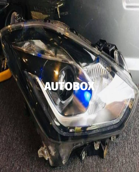 SUZUKI SWIFT RS HEADLIGHTS For Sale