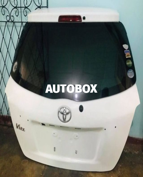 Toyota Vitz KSP130 - Complete Dickey door For Sale