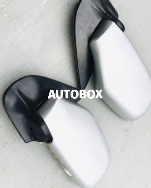 Suzuki Swift power mirrors
