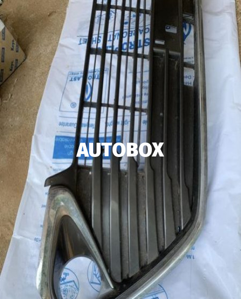 Toyota Camry AVV50 Front Buffer Lower Grill