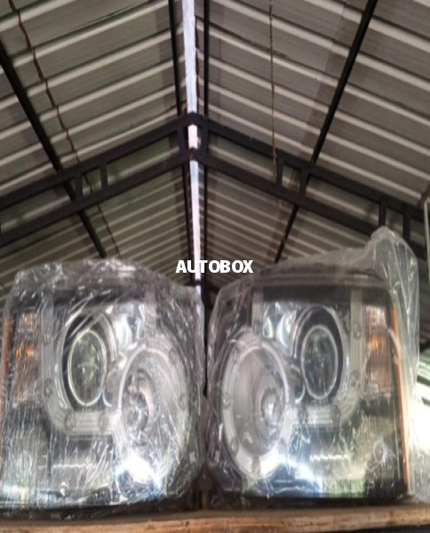 Land Rover Discovery 4 Headlight for sale
