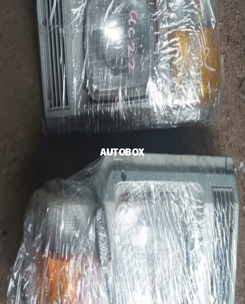 Nissan Vanette Head Light L-R