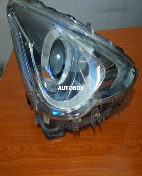 Toyota Aqua 2015 Head Light for sale