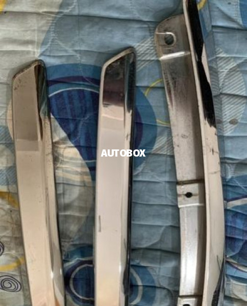 Toyota Premio NZT260 Bonnet Garnish - Dicky Garnish