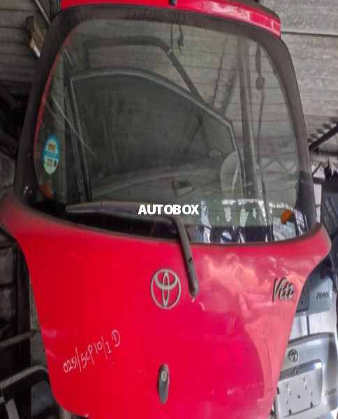 Toyota Vitz SCP10 Dicky Door