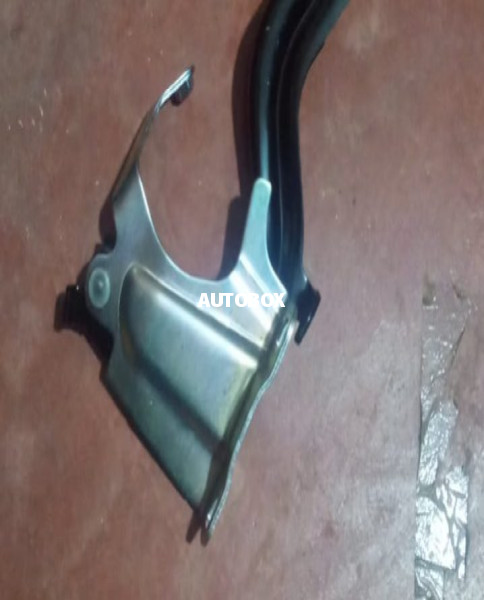 Nissan X-trail Bonnet Hingers