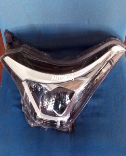 Toyota CHR 2020 Head Light