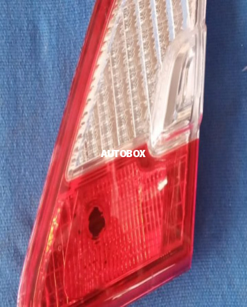 Toyota Premio Dicky Garnish