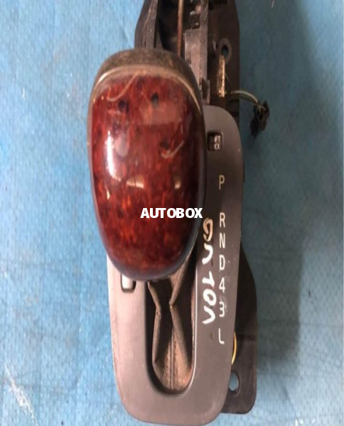 VOLVO S40 2001 gear selector.