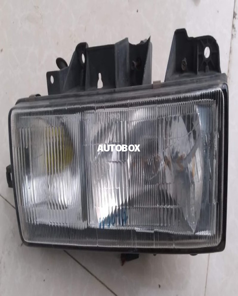 Isuzu elf head light