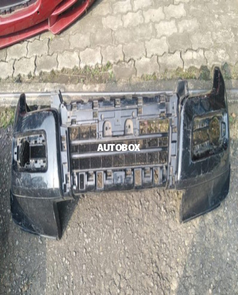 Mitsubishi Montero Center Spill
