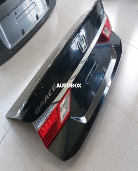 Honda Grace  GM4  Diky Door