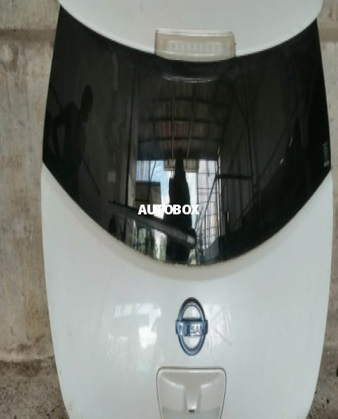 Nissan Leaf (AZE0) Dicky Door